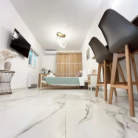 Corfu Airport Sweet Apartman *